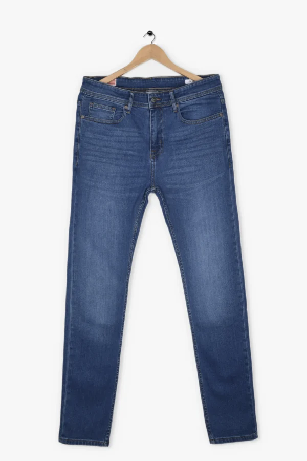 MODERN SLIM JEANS