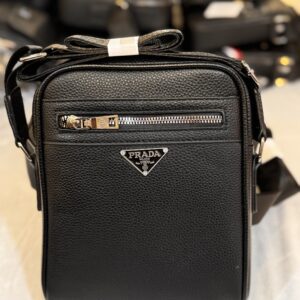 MODERN GENTLEMAN’S CROSSBODY BAG