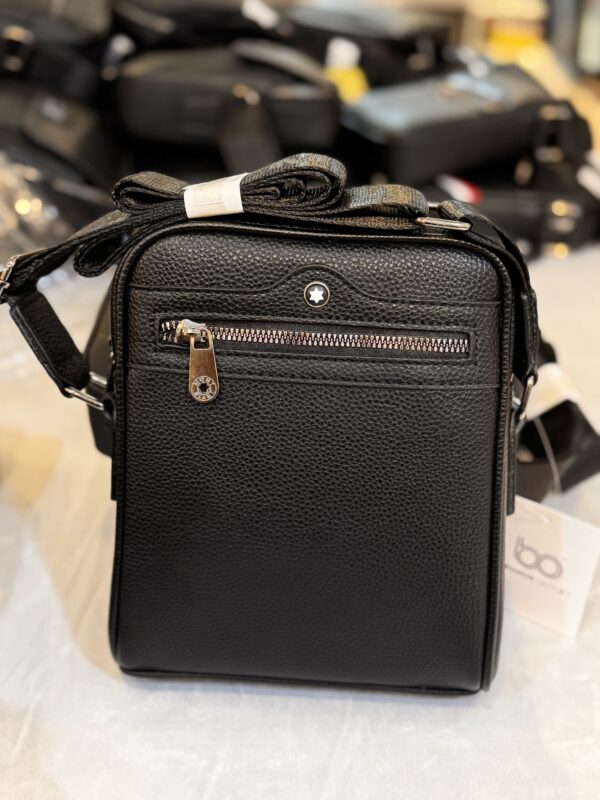 MODERN GENTLEMAN’S CROSSBODY BAG