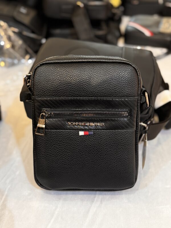 MODERN GENTLEMAN’S CROSSBODY BAG