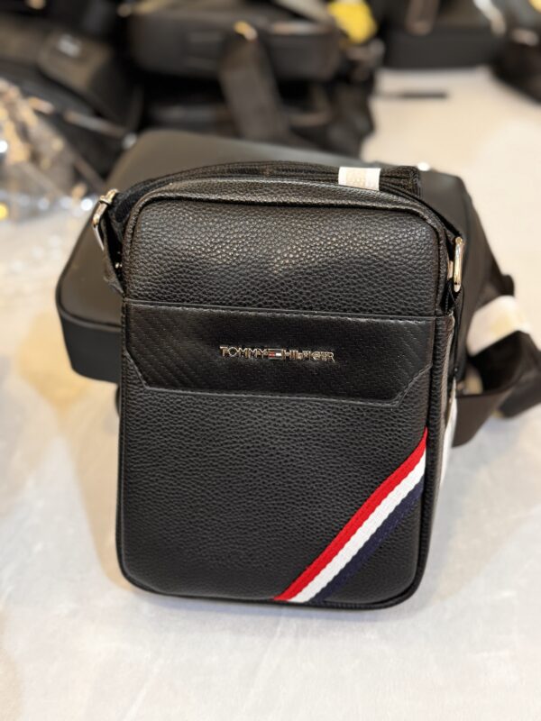 MODERN GENTLEMAN’S CROSSBODY BAG