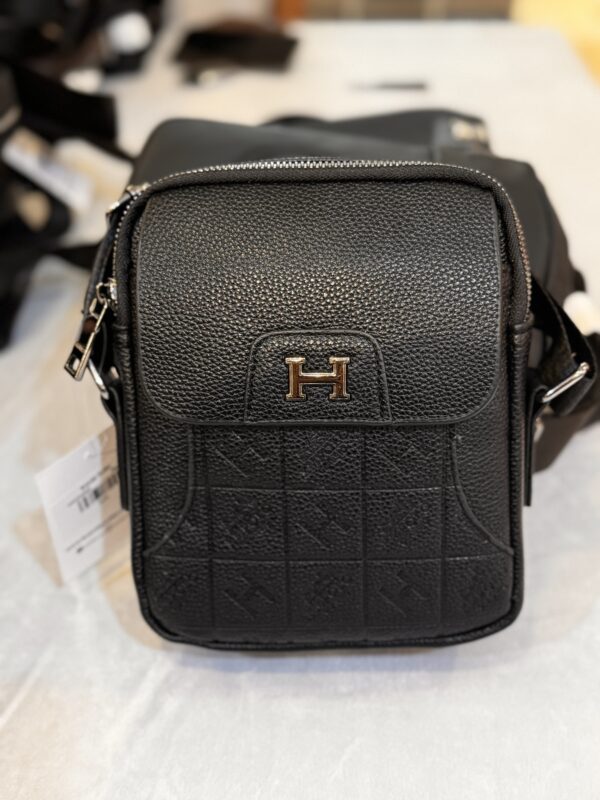 MODERN GENTLEMAN’S CROSSBODY BAG