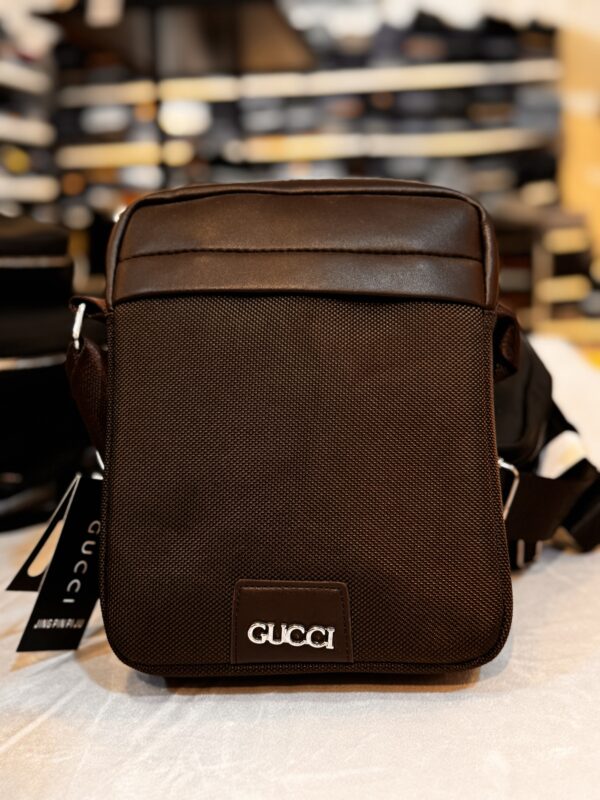 MODERN GENTLEMAN’S CROSSBODY BAG